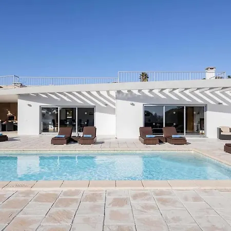 Sleeps 8 Wifi Nadadouro