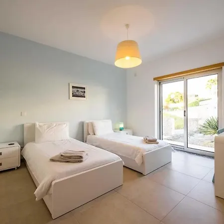 Sleeps 8 Wifi *